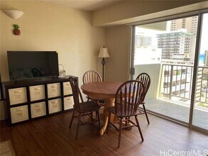 2440 Kuhio Ave. in Honolulu, HI - Building Photo - Building Photo