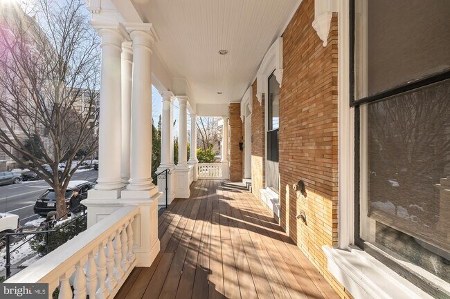 2009 Columbia Rd NW in Washington, DC - Building Photo - Building Photo