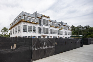 Chain Bridge Estates in McLean, VA - Foto de edificio - Building Photo