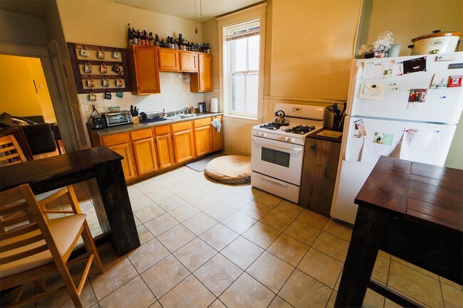 4424 Oakland Ave-Unit -2E in St. Louis, MO - Building Photo - Building Photo