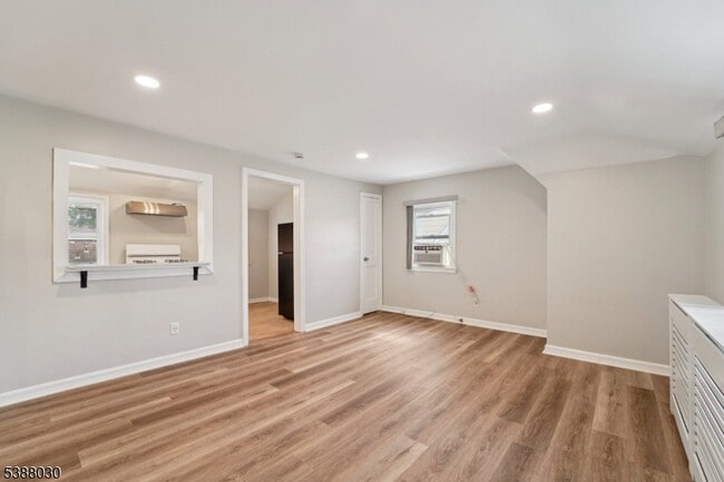 2-11 31st St in Fair Lawn, NJ - Building Photo - Building Photo