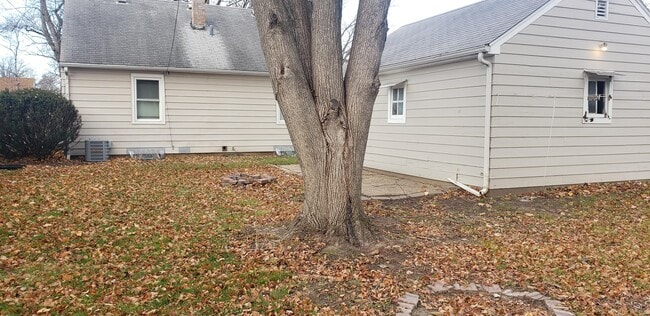 2223 Carney Ave in Rockford, IL - Building Photo - Building Photo