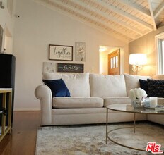 12214 Emelita St in Los Angeles, CA - Building Photo - Building Photo
