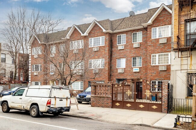 496 Central Ave in Brooklyn, NY - Building Photo - Building Photo