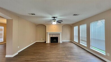 1810 Manor Cir in Rosenberg, TX - Building Photo - Building Photo