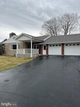 145 West St in Pleasant Gap, PA - Building Photo - Building Photo
