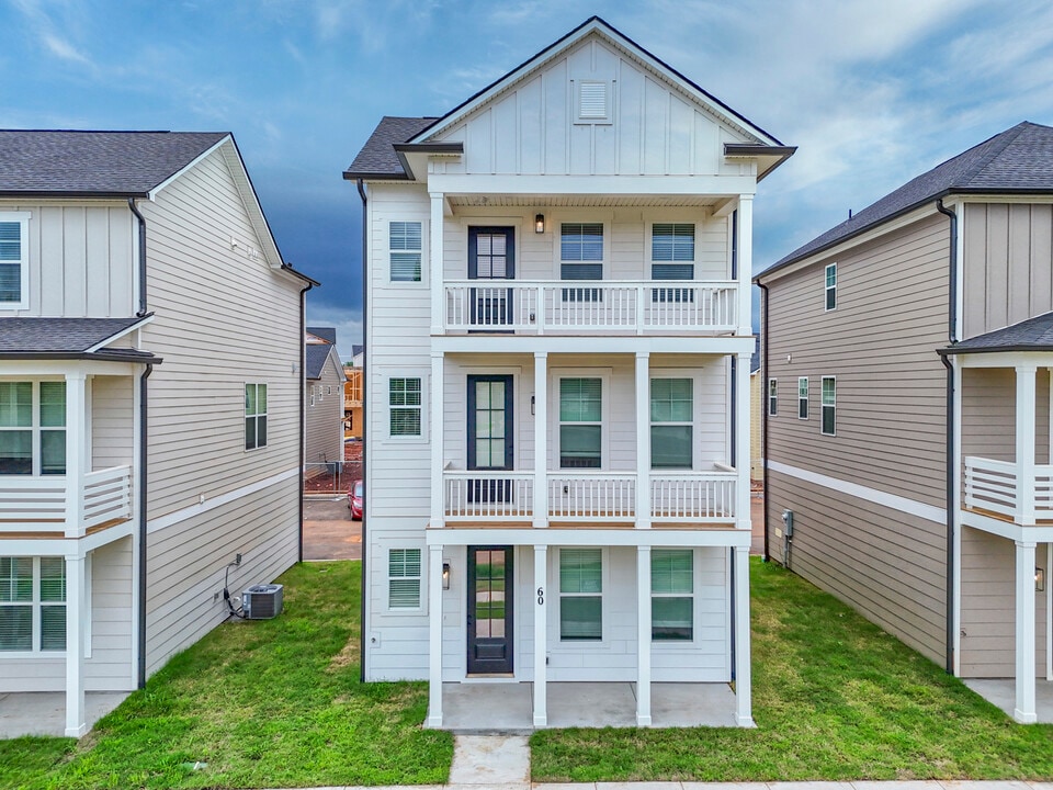 1589 Residences in Huntsville, AL - Foto de edificio