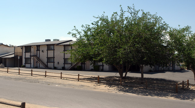 Riverview Apartments in Apple Valley, CA - Foto de edificio - Building Photo