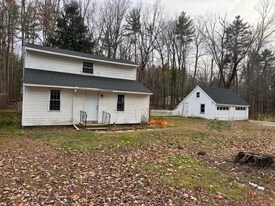 321 Clinton St in Concord, NH - Building Photo