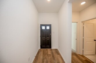 42514 Summer Crst Rd in Magnolia, TX - Foto de edificio - Building Photo