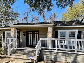 275 Halcyon Pl in San Antonio, TX - Building Photo - Building Photo