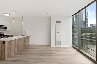 347 W Wolf Point Plaza in Chicago, IL - Building Photo - Building Photo