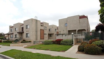 20-28 Park St in Alhambra, CA - Building Photo