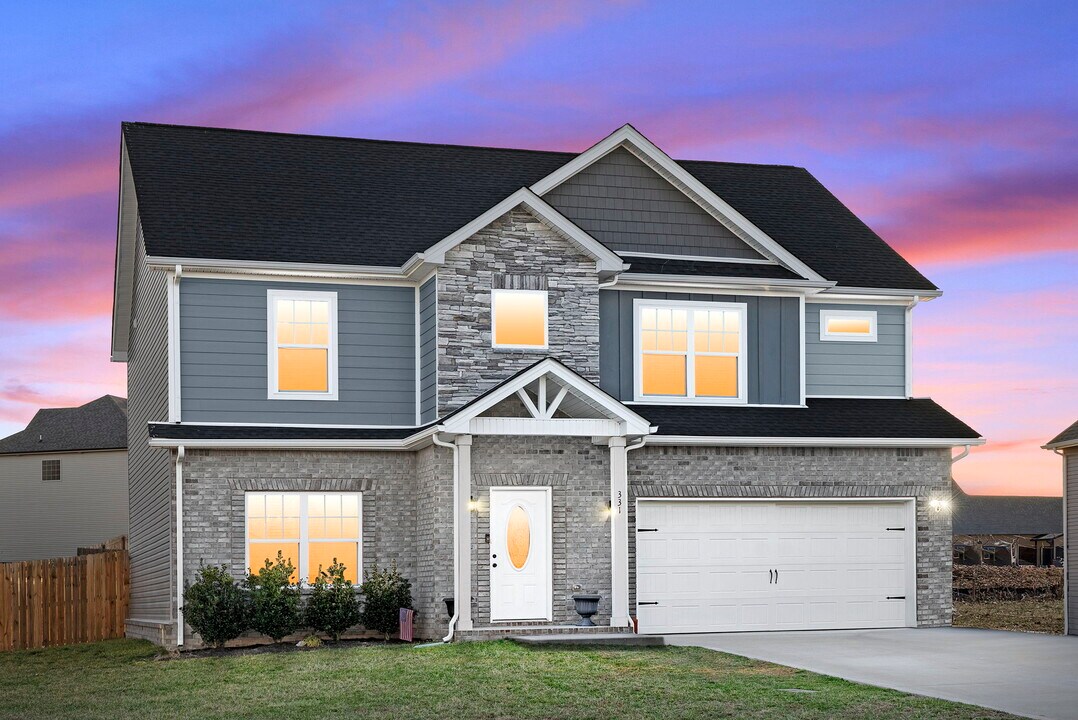 331 Bluebriar Trace in Clarksville, TN - Building Photo