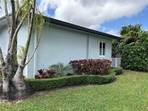 6501 SW 34th St in Miami, FL - Building Photo - Building Photo