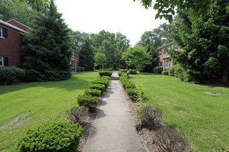 Cherokee Triangle in Louisville, KY - Foto de edificio - Building Photo