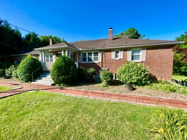 4624 New Harmony Rd in Evansville, IN - Foto de edificio - Building Photo