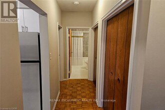 2205 King St E in Hamilton, ON - Building Photo - Building Photo