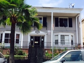 845 Normandie Ave, Unit 17 in Los Angeles, CA - Building Photo