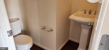 42535 Dreamweaver Dr in Ashburn, VA - Building Photo - Building Photo