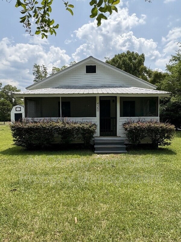 property at 420 Magnolia St
