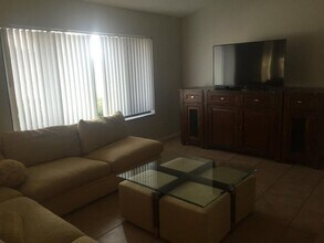 4135 Bay Laurel Way in Boca Raton, FL - Building Photo - Building Photo