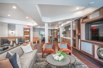 92 West Paces in Atlanta, GA - Building Photo - Interior Photo