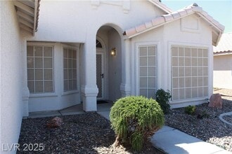 5444 Desert Paradise Dr in Las Vegas, NV - Building Photo - Building Photo