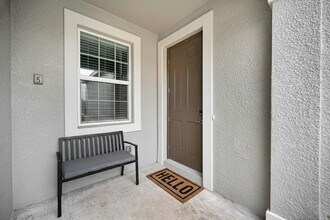 18238 Pleasentville Blvd in Land O Lakes, FL - Foto de edificio - Building Photo