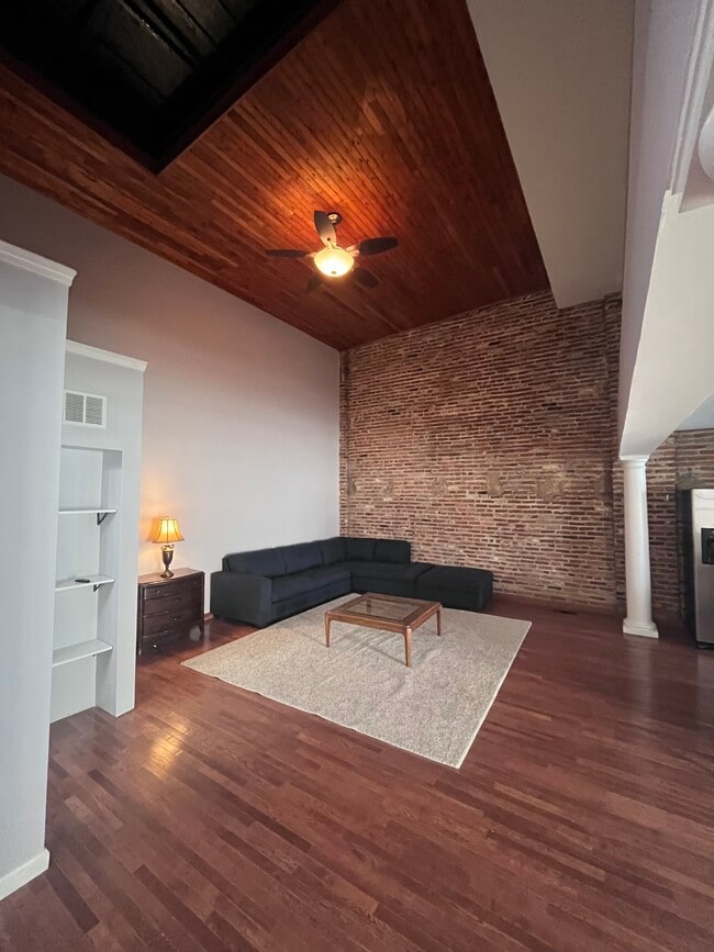 409 S Spring St, Unit #3 in Baltimore, MD - Building Photo - Building Photo