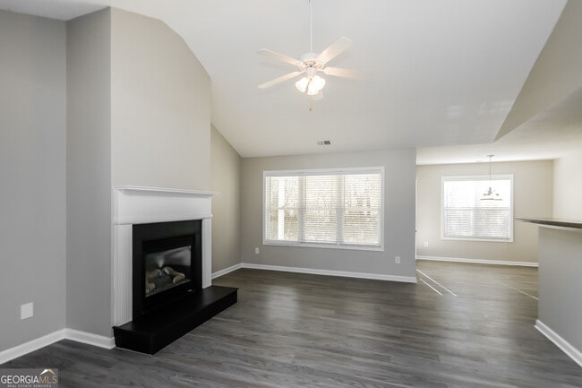 213 Comet Ct in Dallas, GA - Building Photo - Building Photo