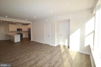13518 Sayward Blvd in Herndon, VA - Building Photo - Building Photo