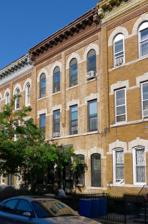 273 Linden St in Brooklyn, NY - Foto de edificio