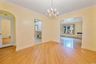 118-44 224th St in Cambria Heights, NY - Building Photo - Building Photo