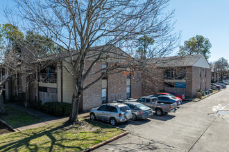 Treehouse Condominiums in Houston, TX - Building Photo - Building Photo