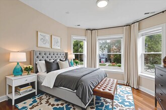 4025 N Central Park Ave, Unit 1E in Chicago, IL - Building Photo - Building Photo