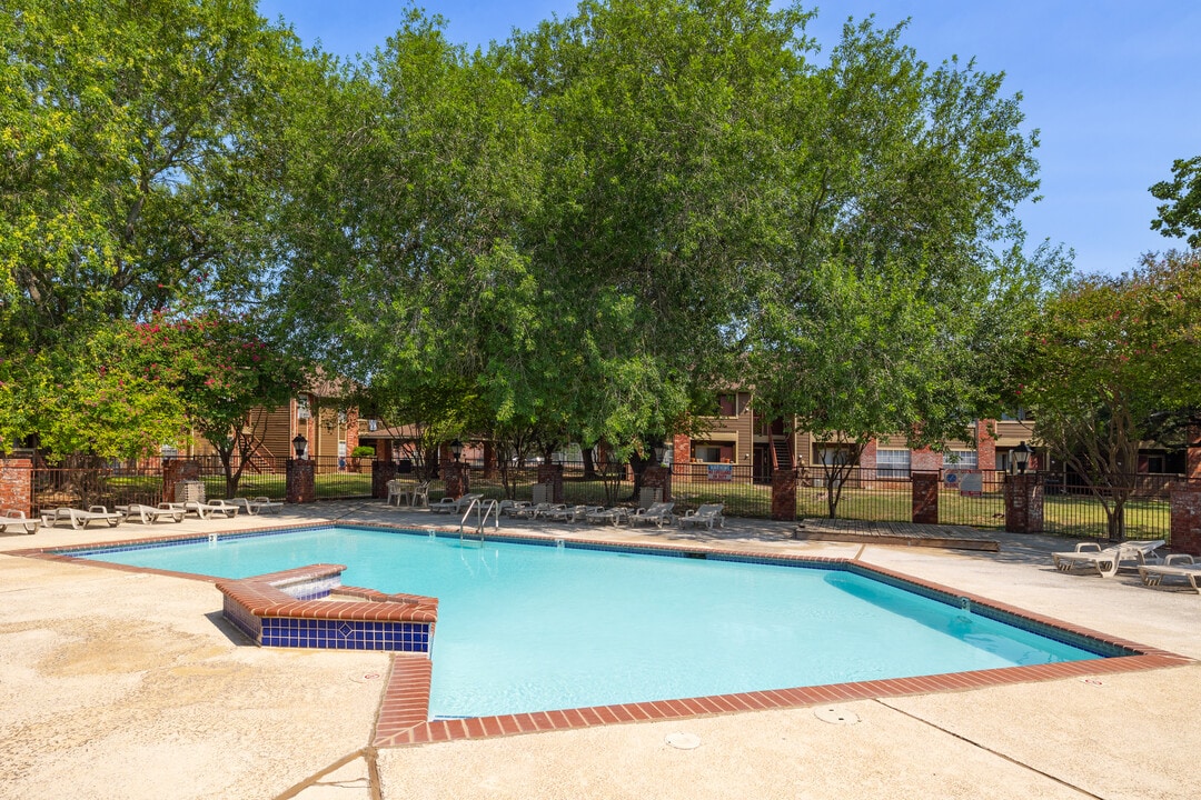 Arise Riverside Ranch in San Marcos, TX - Building Photo