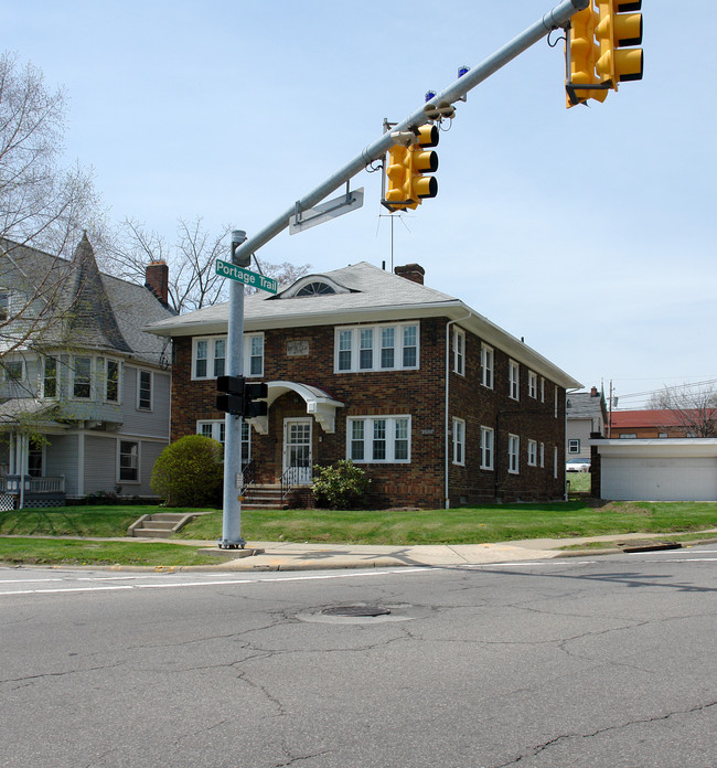 2150 4th St in Cuyahoga Falls, OH - Building Photo - Building Photo