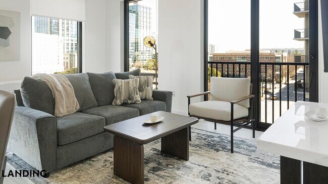 1007 S Mint St, Unit 909 in Charlotte, NC - Building Photo - Building Photo