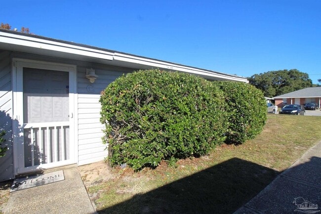 3352 Green Briar Cir in Gulf Breeze, FL - Building Photo - Building Photo