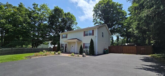 1335 Union Ave, Unit B in Newburgh, NY - Building Photo - Building Photo