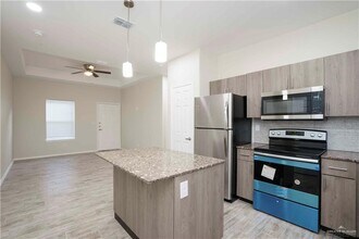 31 Hiawatha Dr in Pharr, TX - Building Photo - Building Photo