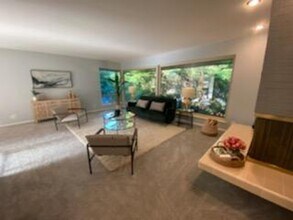 16406 Marine View Dr SW in Burien, WA - Building Photo - Building Photo