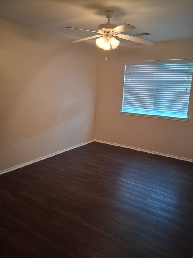 14439 Benningcrest Ln in Houston, TX - Foto de edificio - Building Photo