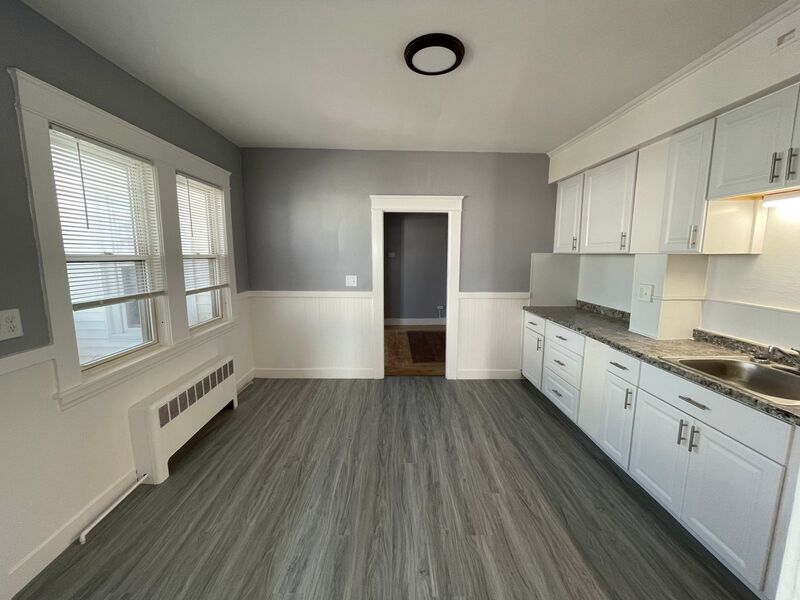 559 Silver St in Manchester, NH - Building Photo