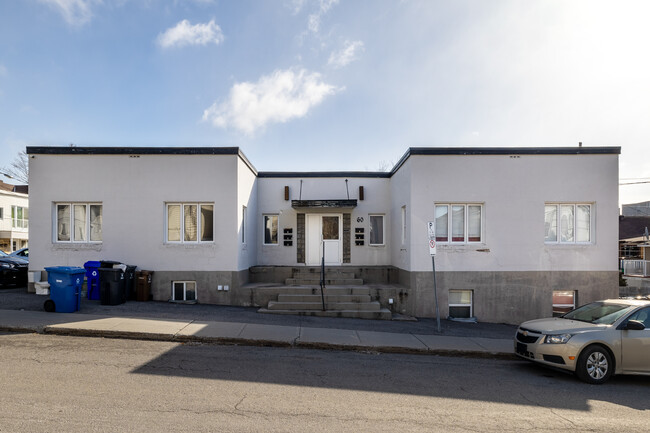 60 De Carillon St in Gatineau, QC - Building Photo - Building Photo