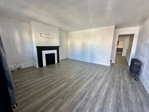 2330 Eccles St in Pittsburgh, PA - Building Photo - Building Photo