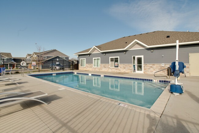 Falcon Heights Townhomes in Rochester, MN - Foto de edificio - Building Photo