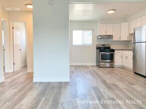 4050 W El Segundo Blvd, Unit 20 in Hawthorne, CA - Building Photo - Building Photo