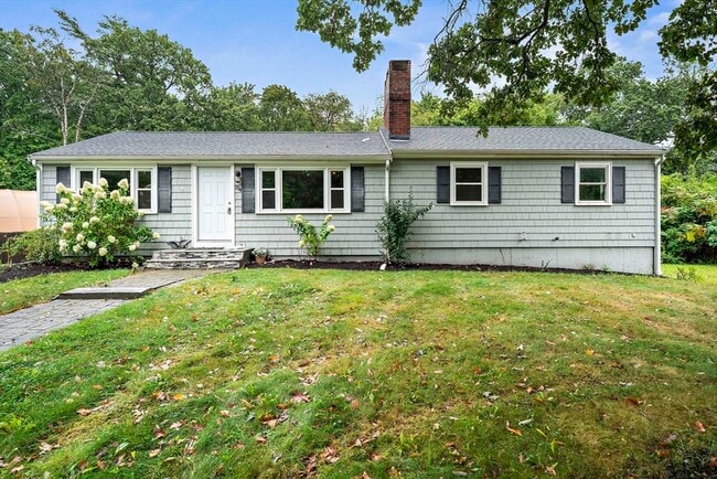 334 N Main St in Cohasset, MA - Building Photo - Building Photo